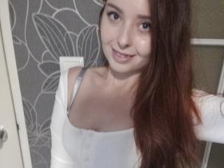 TightLYDIA - Web cam hot with this shaved genital area Sexy babe 