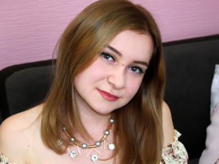 MirraMi - Live cam exciting with a European Exciting girl 