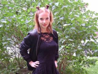 AmelieyQueen - online show hot with this shaved intimate parts Exciting young lady 