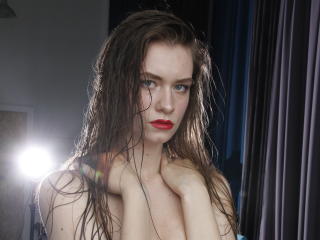 SongBabe - Show hard with this light-haired Hot 18+ teen woman 