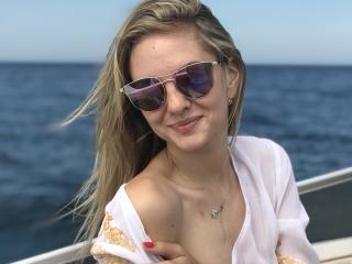 AdelinaShown - Webcam live xXx with a shaved vagina Nude teen 18+ 