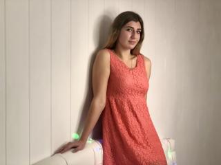 BrinaRene - Cam exciting with a shaved genital area X young and sexy lady 