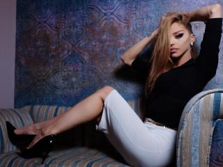 LeylaLoves - Chat hot with a White Mistress 