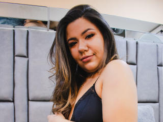 LoiseSaenz - Live sexe cam - 7040110