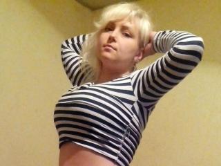 ExoticChantal - online chat sexy with a shaved private part Hot chick 