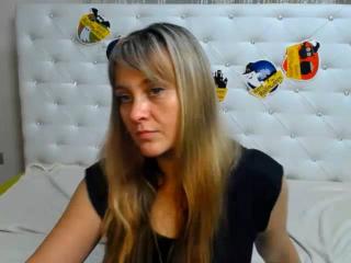 SuzyLike - online show sex with a Sexy young and sexy lady 