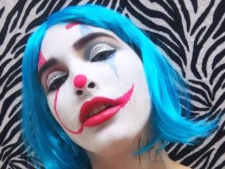 ScarletCoquine - Chat live hard with this shaved vagina Hot chick 