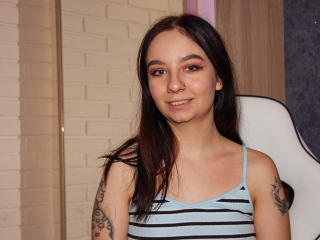 LustyKiss - Live cam exciting with this so-so figure Hot college hottie 