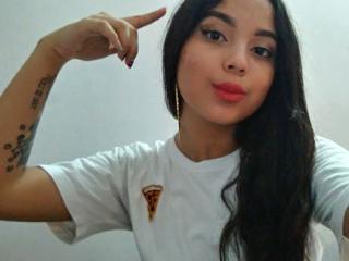 KhissaLove - Live cam hot with a muscular body Exciting college hottie 