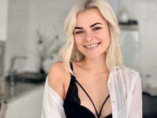 BabeBianca - Chat x with this X babe with regular melons 
