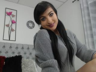 EvelynFox - Chat sex with this Nude young lady 