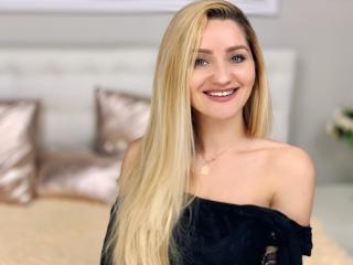 HannaDee - Chat live nude with a European Hot young and sexy lady 