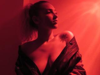 NicolleWhite - Live sex cam - 7104610