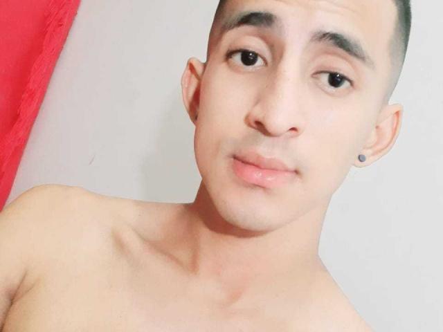 AjhalonSex - Porno na żywo i seks kamera - 7112680