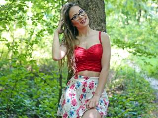 AnnneLove - Chat live sexy with this vigorous body XXx girl 