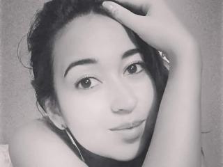 PauliinaKorss - Chat live hard with a shaved vagina Porn college hottie 