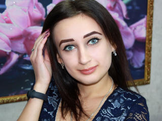 AmbriannaN - online chat hard with this shaved vagina Sexy young and sexy lady 