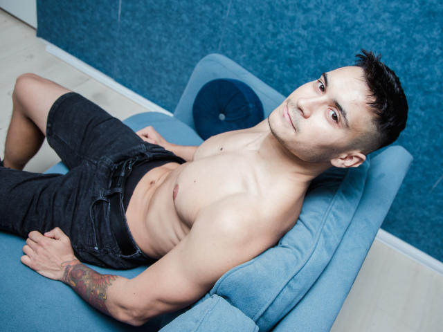 MattMalone - Live Sex Cam - 7139784