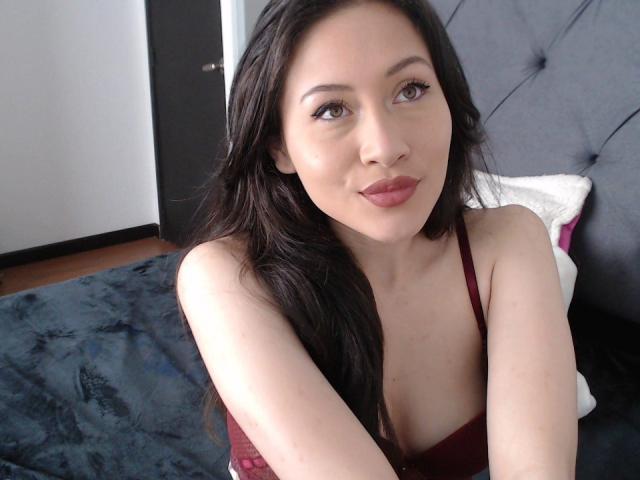 MeliiSweet - Chat cam porn with this XXx teen 18+ with regular tits 