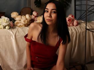 DiGlory - Cam hard with this skinny body Exciting 18+ teen woman 