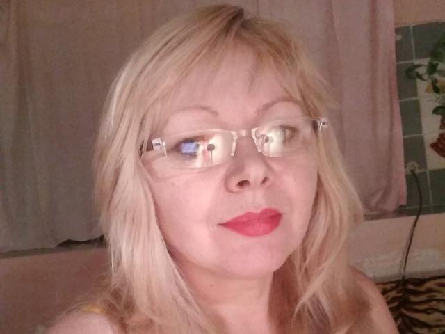 EvelynLoveShy - Live Sex Cam - 7182744