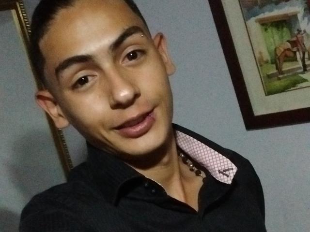 AlexanderBlake - Porno na żywo i seks kamera - 7186268