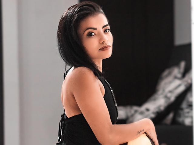 AnaelleRose - Live Sex Cam - 7576744