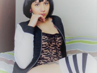 ToxicEmi - Live sex cam - 7799760