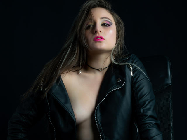 GiaSwitch - Live sex cam - 7809436