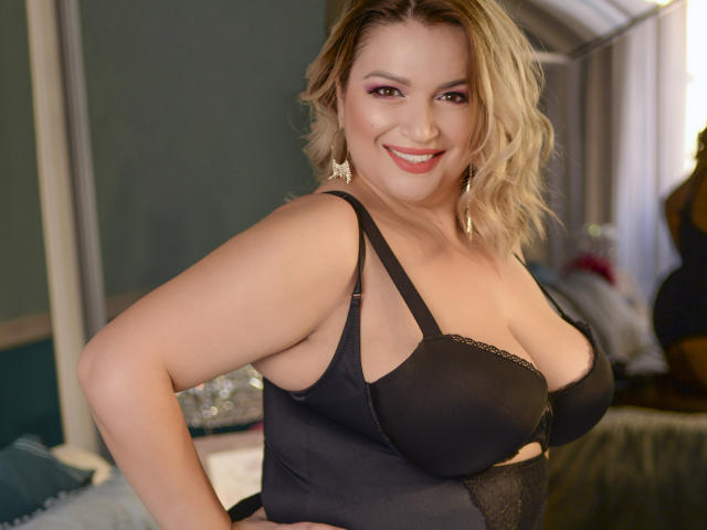 NaomiSensuel - Live porn &amp; sex cam - 7881220