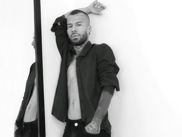 JudaBigCock - Camera khiêu dâm &amp; quyến rũ trực tiếp - 7891540