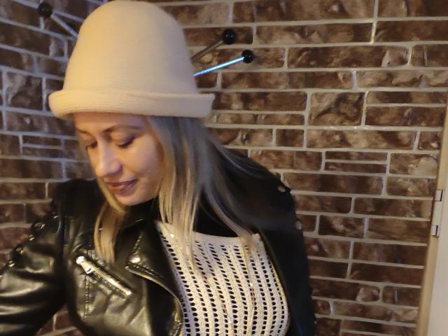 RebeccaDarling - Live sexe cam - 7906796