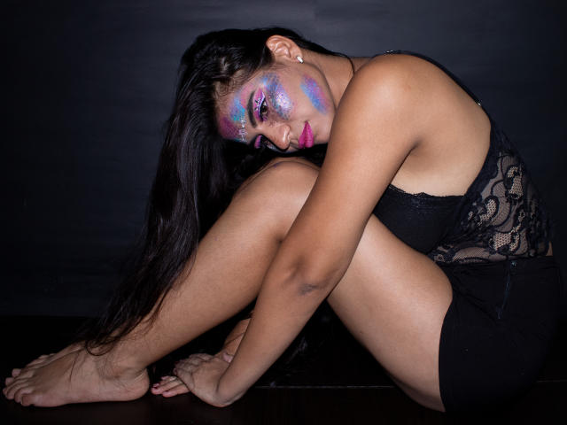 AmberYKorina - Live sex cam - 7990444