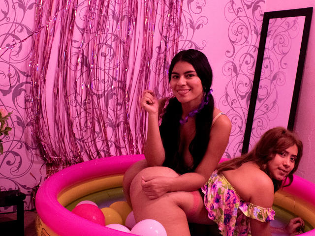 AmberYKorina - Live Sex Cam - 8011720
