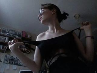 JulieOh - Sexe cam en vivo - 8050712