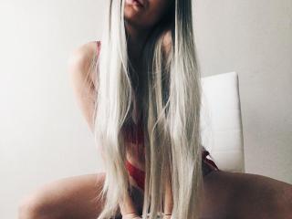 Blonde Hair Chestnut Eye Babe JulianaHotX