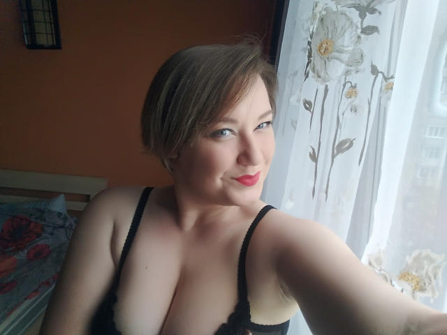 VikiXQueen - Live sexe cam - 8070516