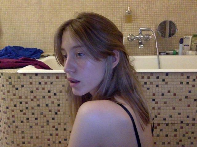 CamilleAh - Live sexe cam - 8072008