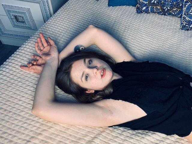 CuttestBlueEyes - Sexe cam en vivo - 8079940
