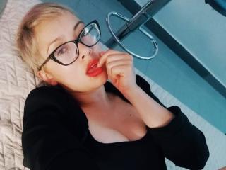 AlizeeFavre - Live porn & sex cam - 8105600