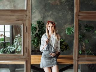 Go Adult Chat Model HoneyBella