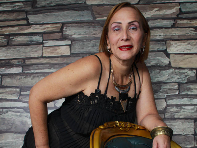 DianeOasis - Live sex cam - 8157176
