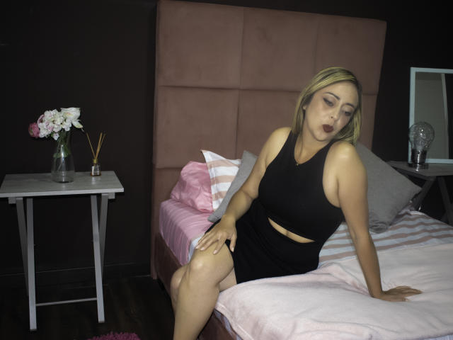 Scarletth - Sexe cam en vivo - 8234564