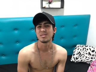 AronLang - Sexe cam en vivo - 8249056