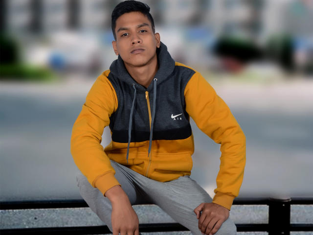 MikeSmith - Porno na żywo i seks kamera - 8255356