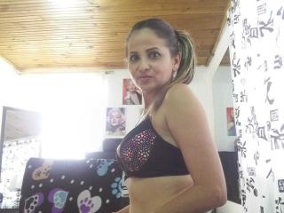 PerlaMilf69 - Sexe cam en vivo - 8263640