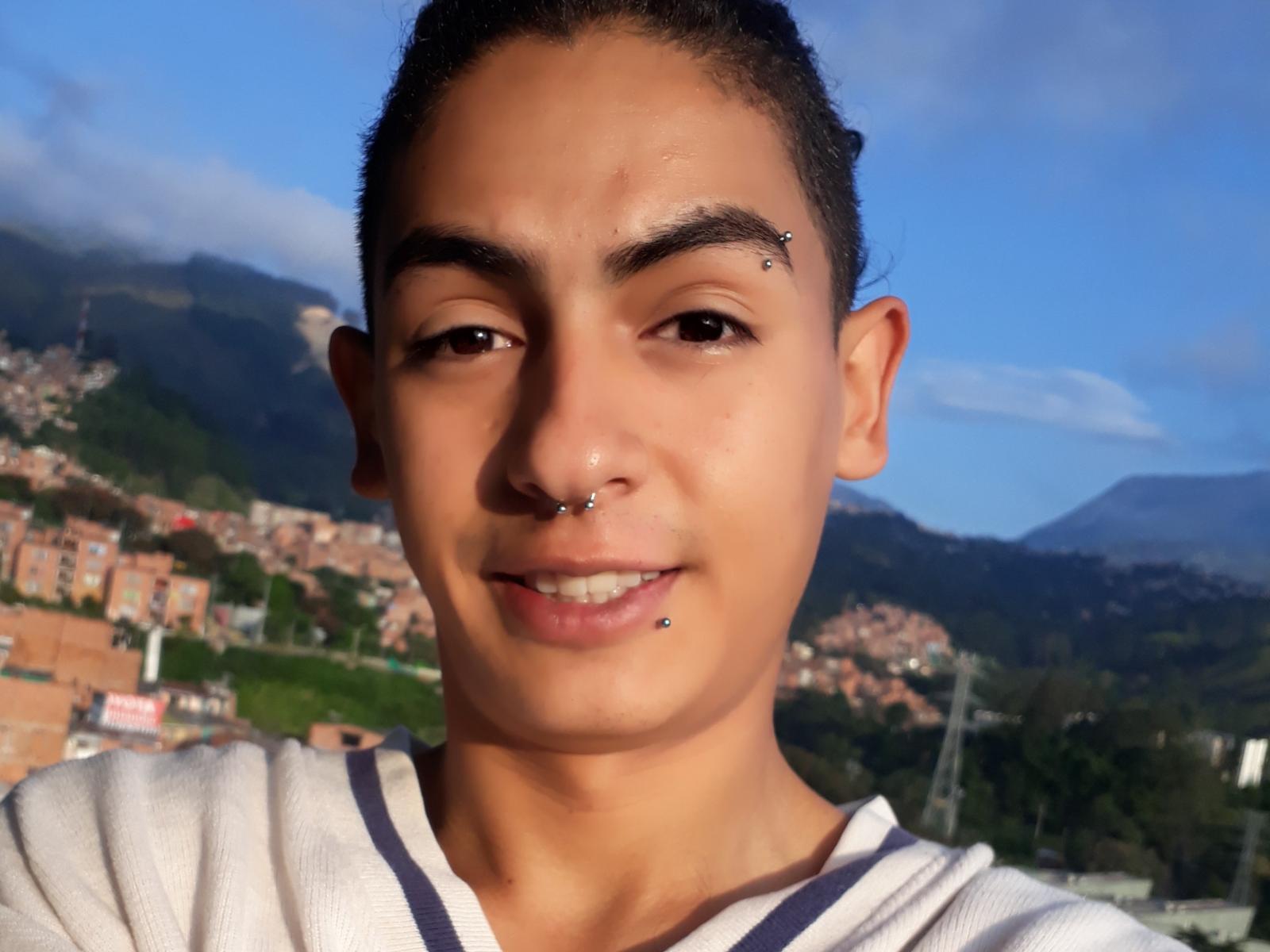 AlexanderBoy - Sexe cam en vivo - 8266184