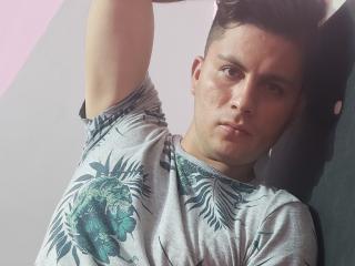 AdrianRodriguez - Sexe cam en vivo - 8301056