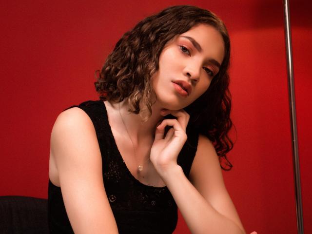 CurlyBeella - Sexe cam en vivo - 8371004