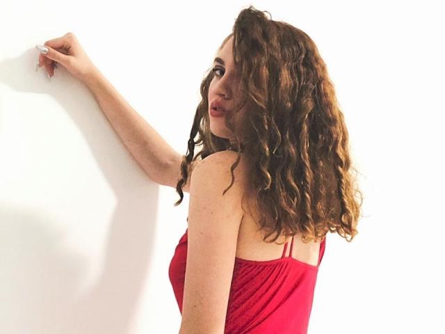 CurlyBeella - Live Sex Cam - 8371024